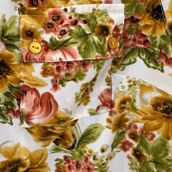 EUC WOMEN’S BUTTON DOWN BLOUSE - Picture 8 of 9